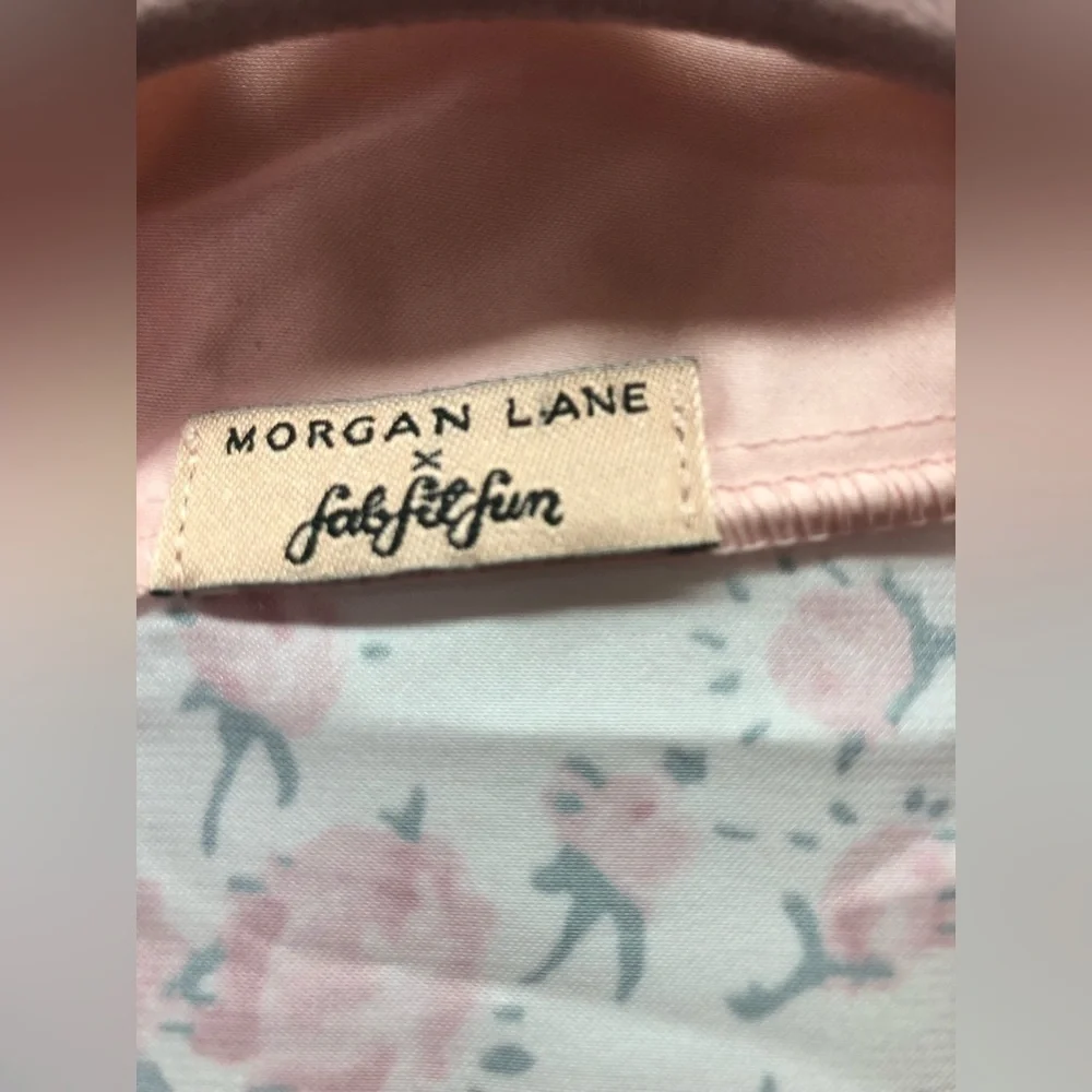 Morgan Lane pink and white floral robe - Picture 5 of 6
